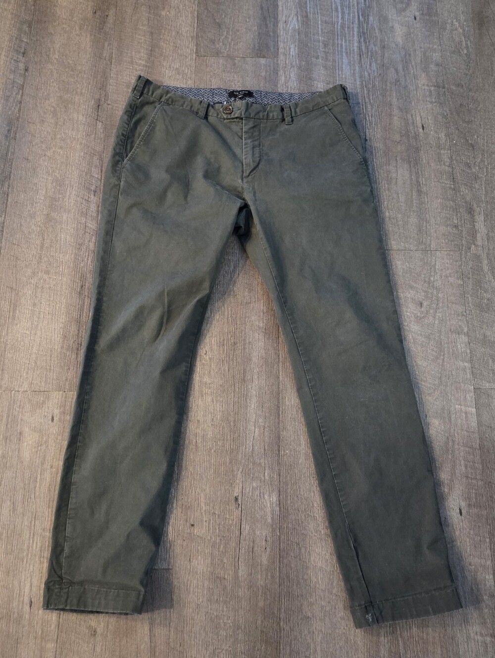 Ted Baker Men’s Olive Green Chino Pants Size 34R Slim Tailored Flat Front Casual